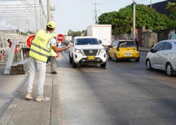 Pico y placa en la Vía 40: así aplicará para vehículos particulares desde el lunes 2 de febrero