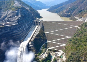 EPM y generadores cuestionan fórmula de la Creg mientras precios de energía en bolsa caen a mínimos históricos