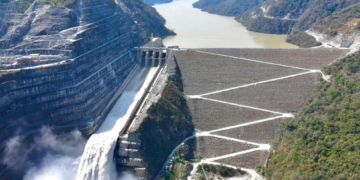 EPM y generadores cuestionan fórmula de la Creg mientras precios de energía en bolsa caen a mínimos históricos