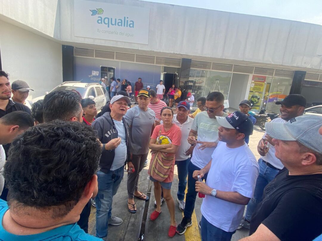Presidente del Concejo de Galapa protestando en Aqualia