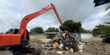Barranquilla fortalece la limpieza de sus fuentes hídricas con la trampa del arroyo León