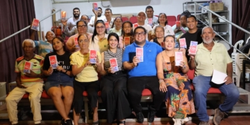 Entregan 19 equipos móviles a representantes de víctimas en Puerto Colombia