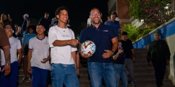 Uniatlántico estrena iluminación nocturna en sus canchas y pista atlética